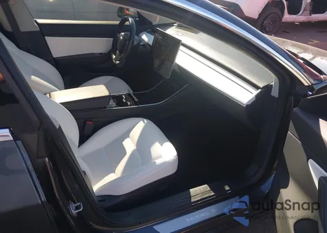 2018 Tesla Model 3 Long Range/Performance из США, поврежденный, VIN 5YJ3E1EB5JF100421